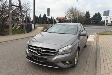 Mercedes-Benz A180